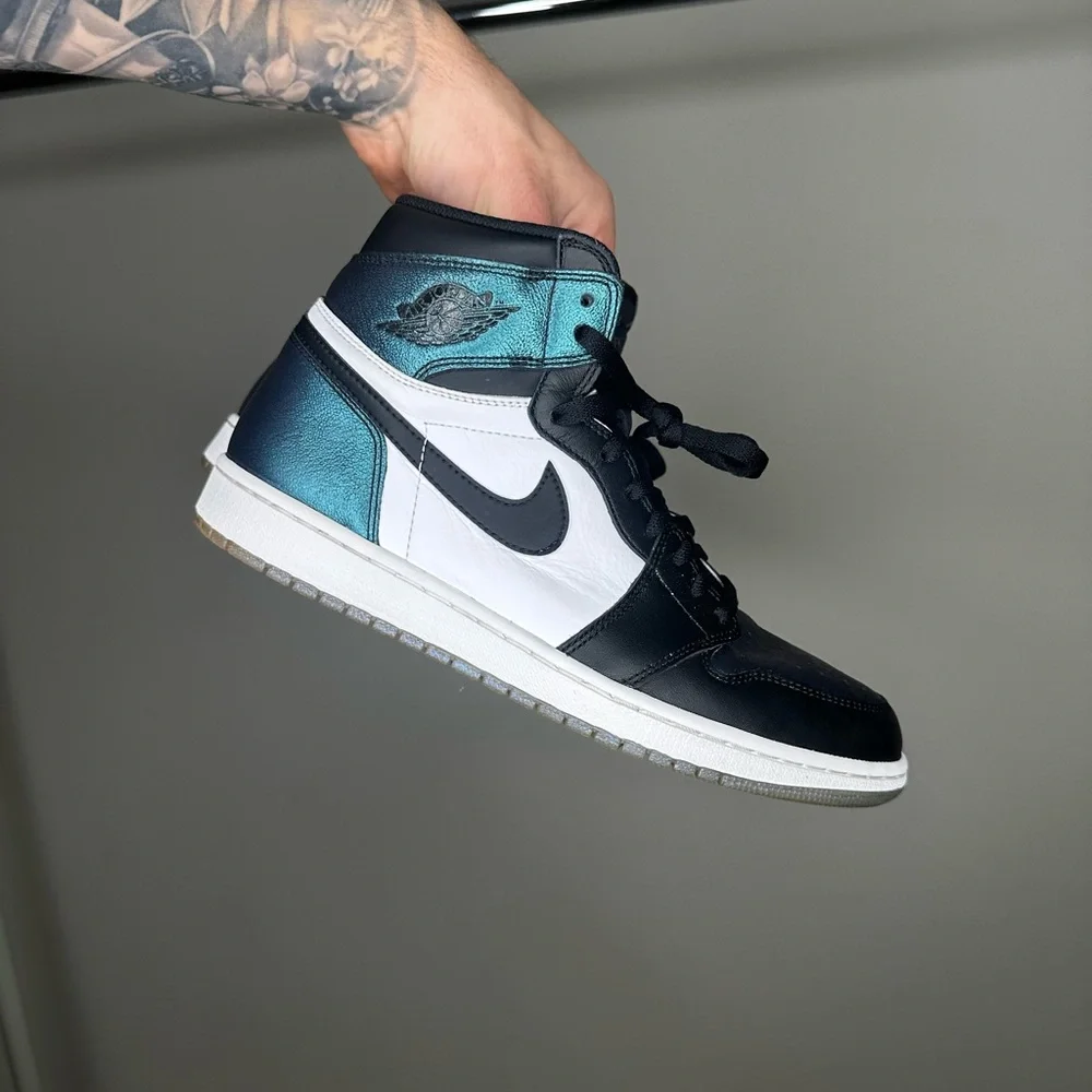 Jordan 1 High OG Chameleons size 11 - Picture 3 of 5